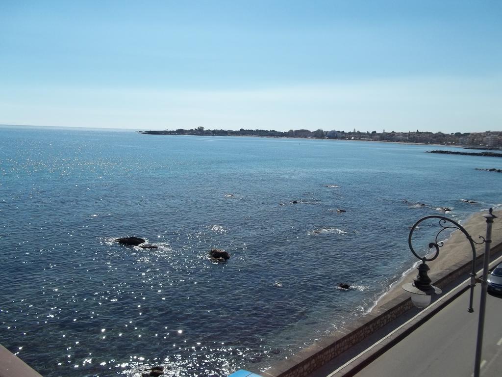 Mare E Monti Villa Giardini Naxos Room photo