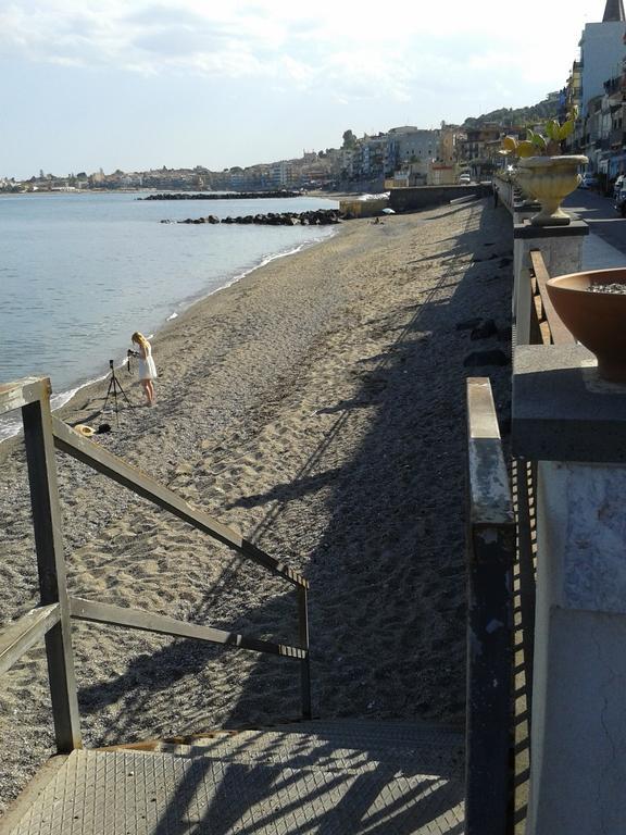 Mare E Monti Villa Giardini Naxos Exterior photo